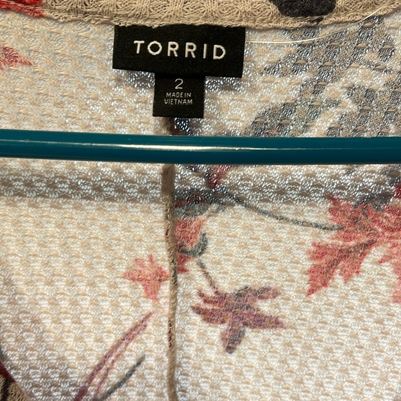 Torrid Size 2. Waffle knit mid sleeve shirt. Never worn! - Picture 4 of 5